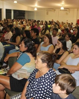 Secretaria de Educação promove palestra com a participação de mais de 200 profissionais - Foto 14