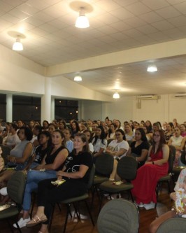 Secretaria de Educação promove palestra com a participação de mais de 200 profissionais - Foto 17