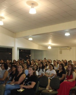Secretaria de Educação promove palestra com a participação de mais de 200 profissionais - Foto 2