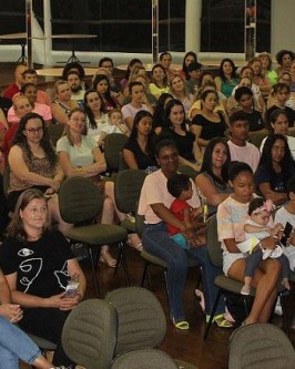 Secretaria de Educação promove palestra com a participação de mais de 200 profissionais - Foto 3