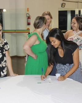Secretaria de Educação promove palestra com a participação de mais de 200 profissionais - Foto 4