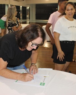 Secretaria de Educação promove palestra com a participação de mais de 200 profissionais - Foto 5