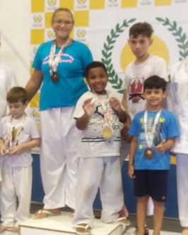 São Ludgero conquista 5 medalhas na 1ª Etapa do Campeonato de Karatê Shotokan - Foto 1