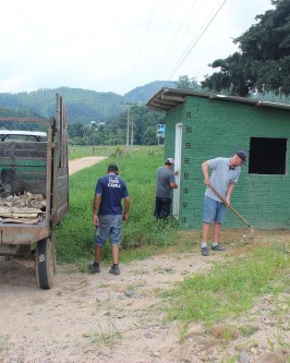 Descarte errado de lixo revolta, novamente, comunidade de São Ludgero - Foto 2