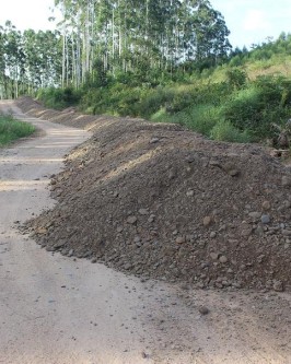 Retomado trabalhos para pavimentação entre as comunidades do Bom Retiro e Serrinha - Foto 2