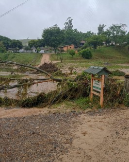 Prefeito Ibaneis Lembeck decreta situação de emergência em São Ludgero      - Foto 10