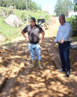 Trabalhos seguem para recuperação de rodovias, drenagens e acessos em São Ludgero - Foto 2