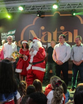 Grande público marcou presença na abertura do Natal Show em São Ludgero - Foto 29