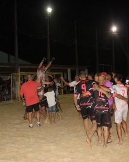 Divina Providência é campeã do 13º Campeonato Municipal de Beach Soccer 2024 - Foto 14