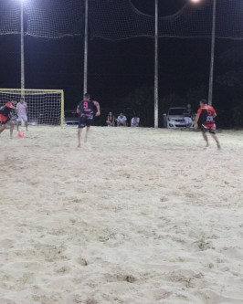 Divina Providência é campeã do 13º Campeonato Municipal de Beach Soccer 2024 - Foto 8