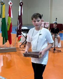 C.E. Professor Henrique Buss celebra 25 anos de história em solenidade especial - Foto 4 C.E. Professor Henrique Buss celebra 25 anos de história em solenidade especial - Foto 4