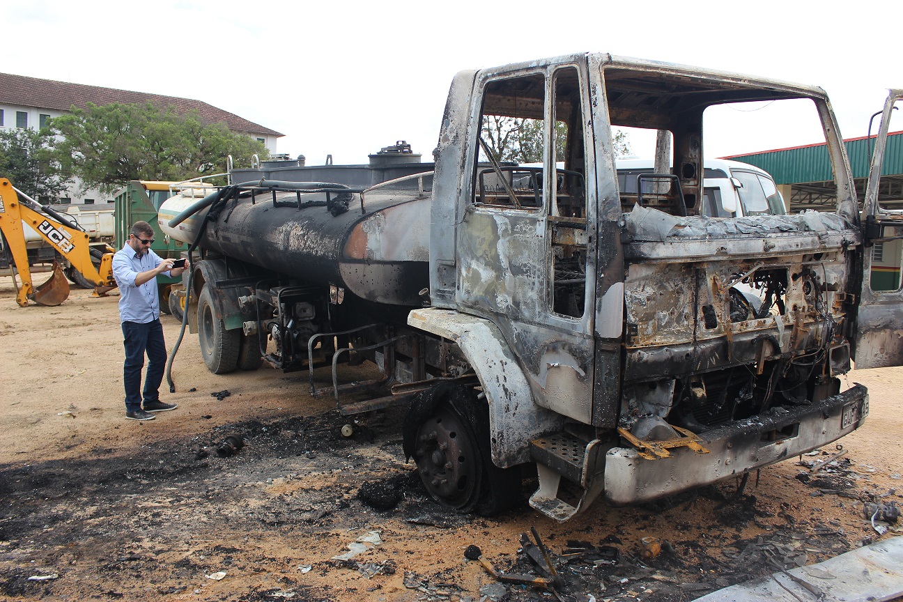 Imagem de câmera mostra que incêndio em caminhão Pipa foi criminoso  