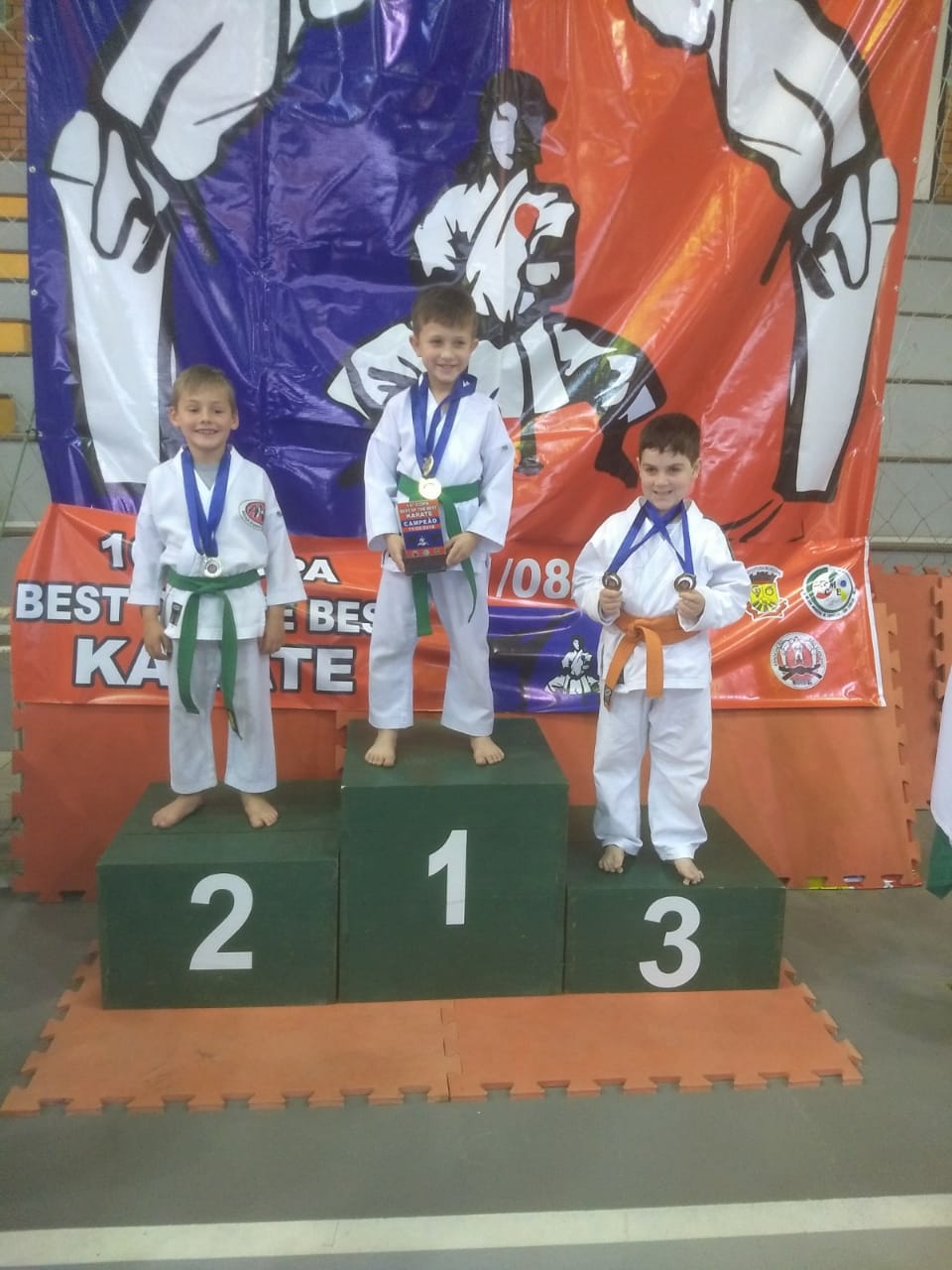 Equipe de São Ludgero conquista 43 medalhas na 16ª Copa Best Of The Best de Karatê