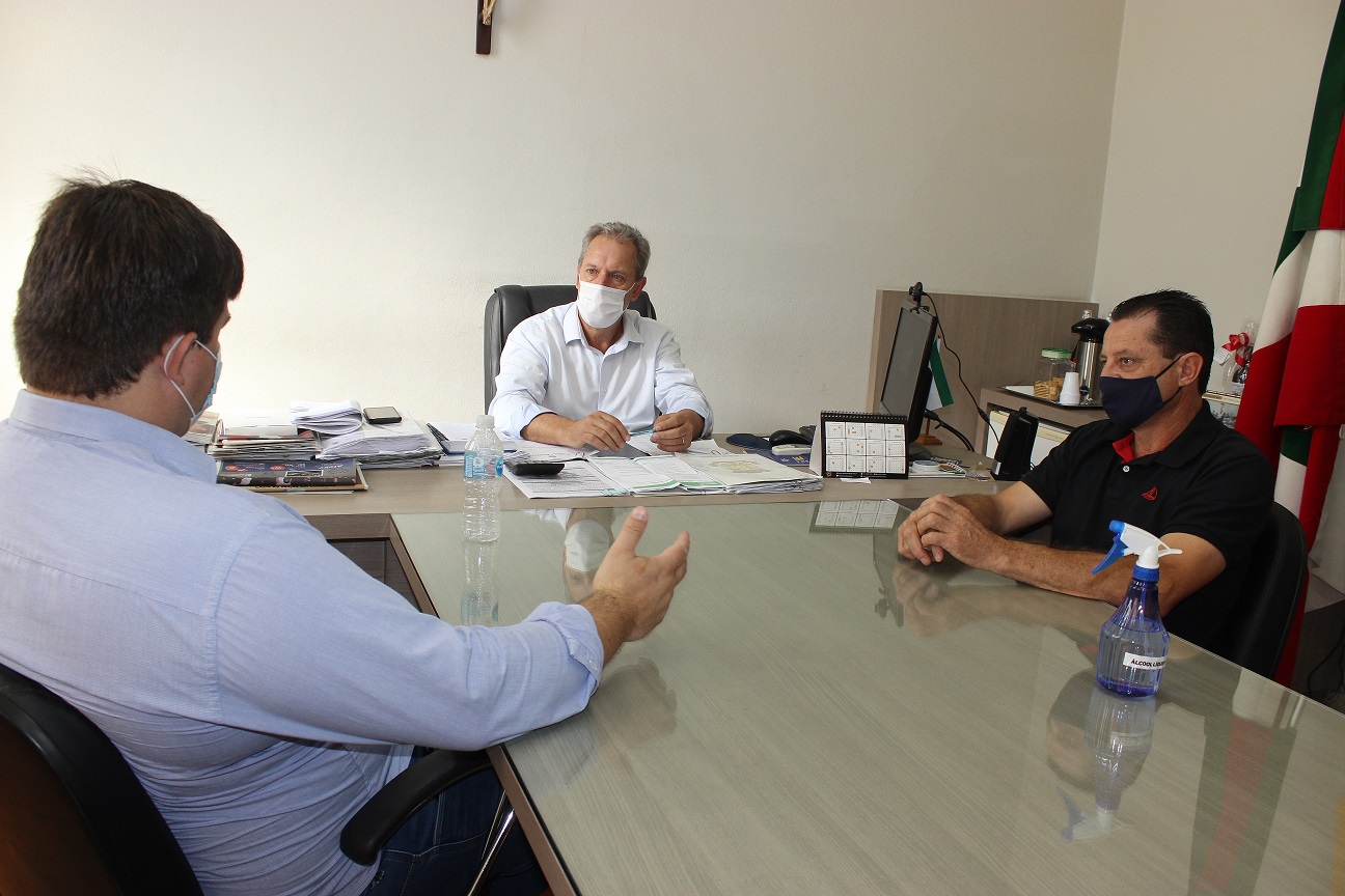 Prefeito Ibaneis Lembeck pega 14 dias de férias e presidente da Câmara, Valcemir Villani, assume...