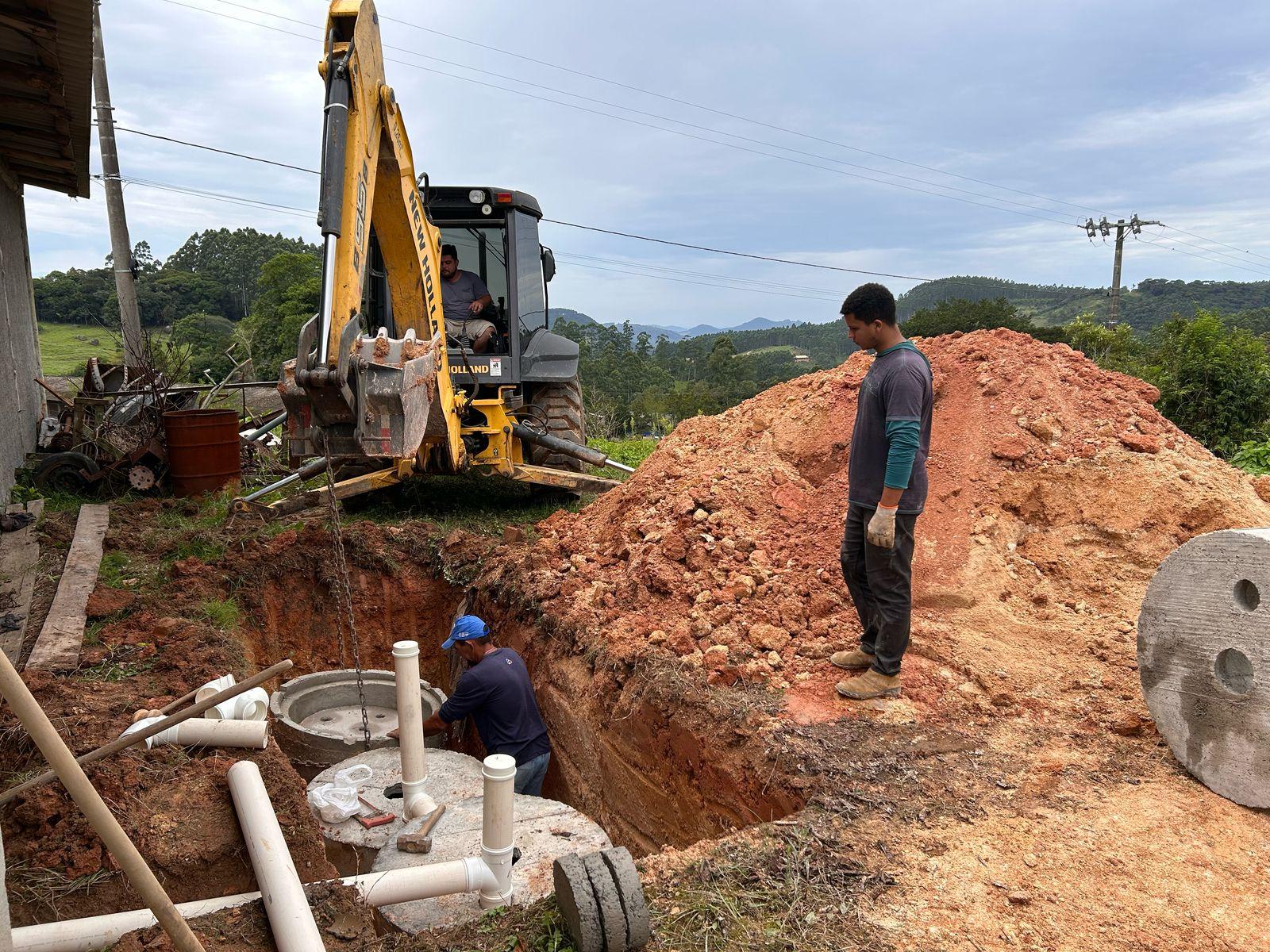 Prefeitura de São Ludgero Retoma Instalação de Fossas Sépticas e dá continuidade ao Saneamento...