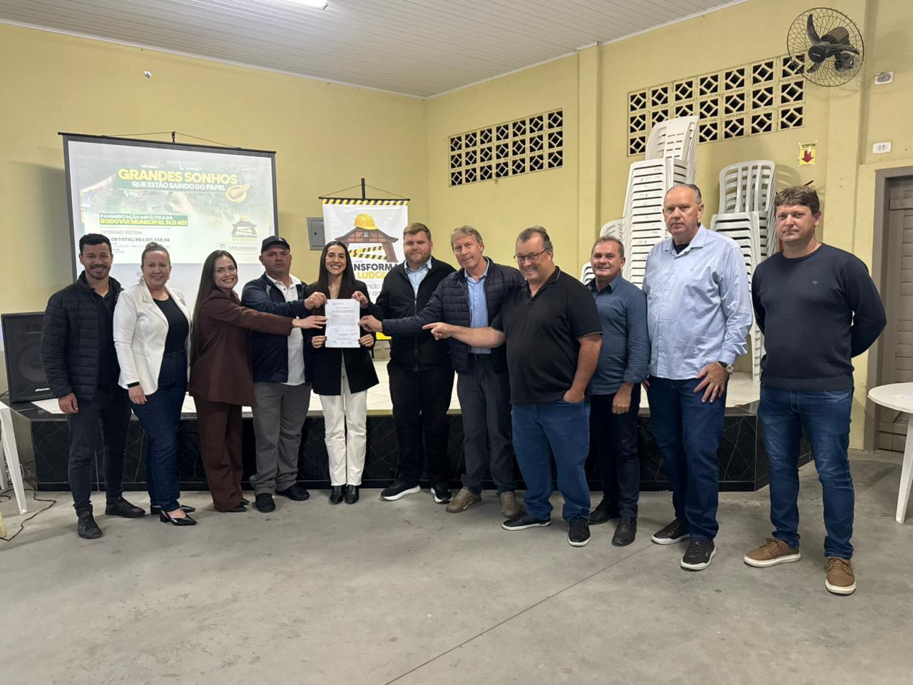 Prefeitura de São Ludgero assina Ordem de Serviço para pavimentação da 