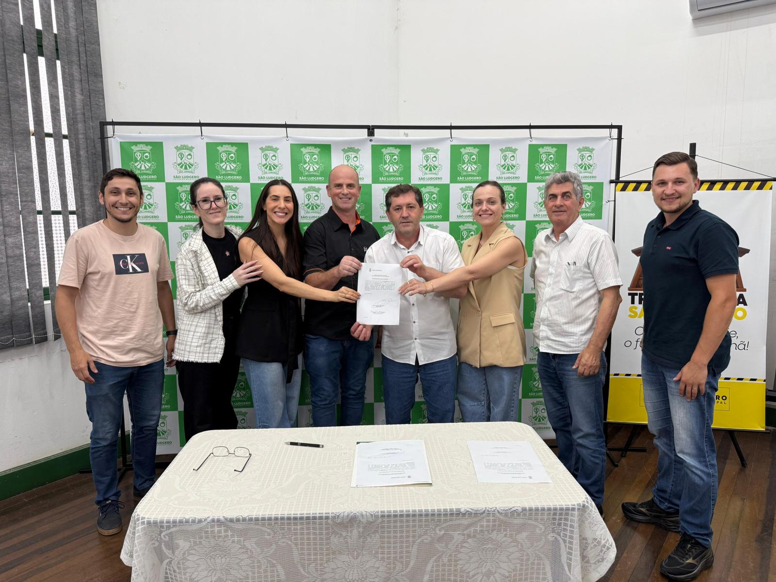 Prefeitura de São Ludgero assina Ordem de Serviço para reforma do prédio administrativo Prefeitura de São Ludgero assina Ordem de Serviço para reforma do prédio administrativo