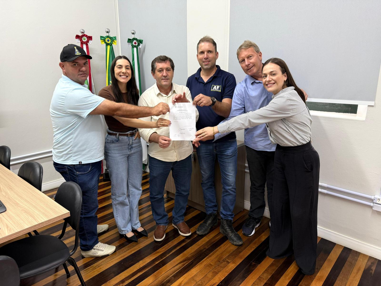 Prefeitura de São Ludgero autoriza início das obras de recapeamento e sinalização viária na Rua Irmã Teofana Prefeitura de São Ludgero autoriza início das obras de recapeamento e sinalização viária na Rua Irmã Teofana