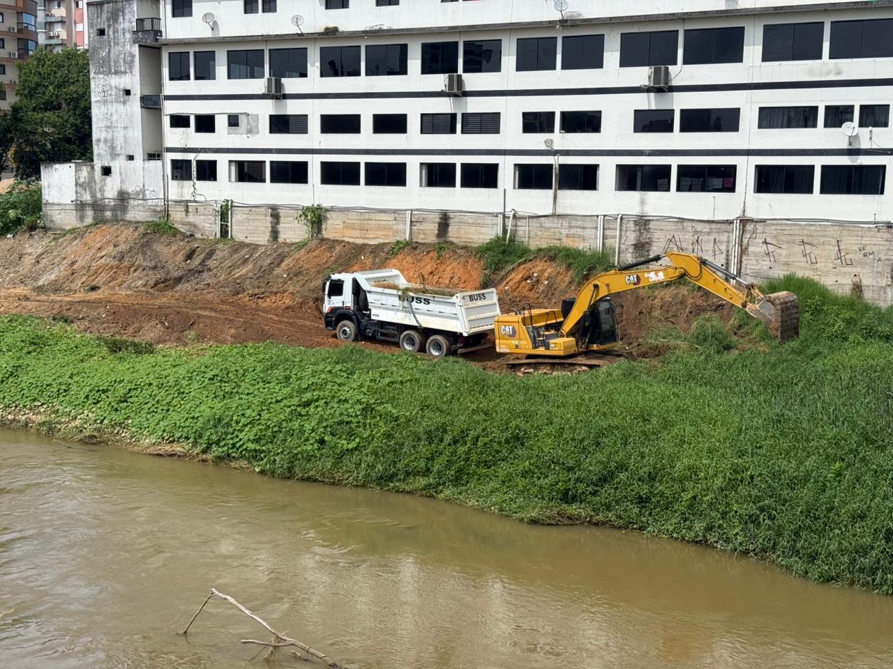 São Ludgero inicia obra histórica de R$ 2,5 milhões para contenção e revitalização das margens do rio
