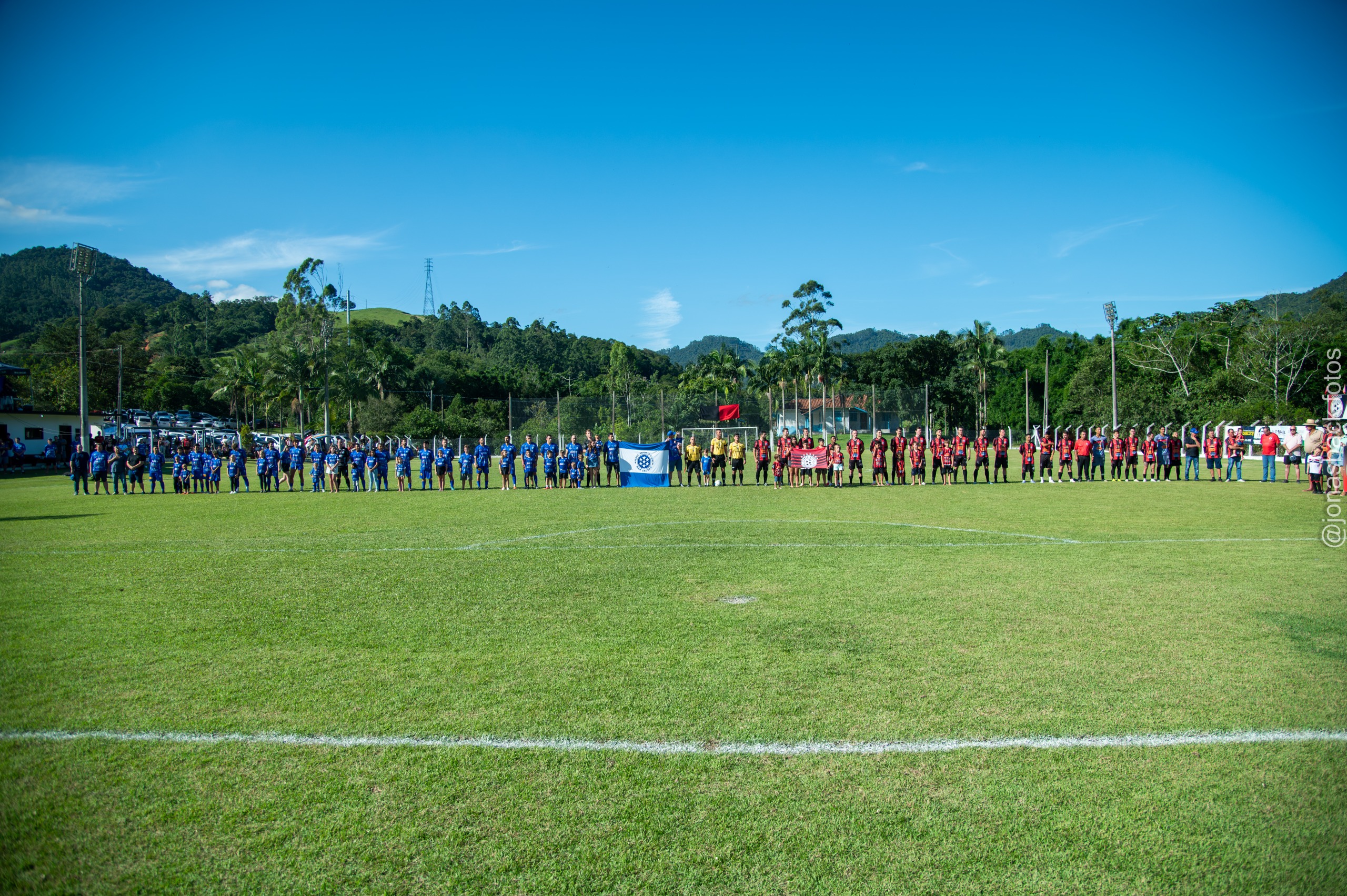 São Ludgero celebra abertura oficial do 39º Municipal de Futebol com homenagens emocionantes e estádio lotado
