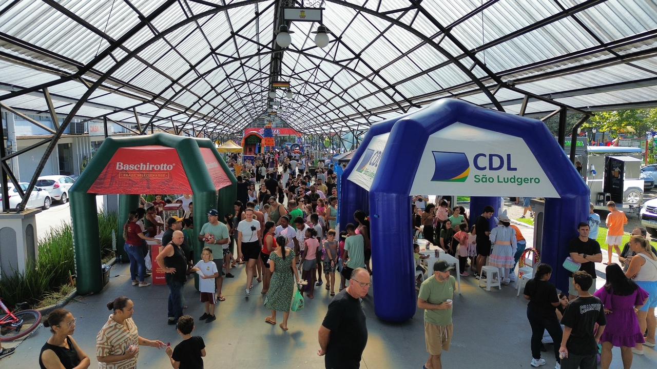 Páscoa Encantada reúne centenas de famílias em dia de festa na Rua Coberta