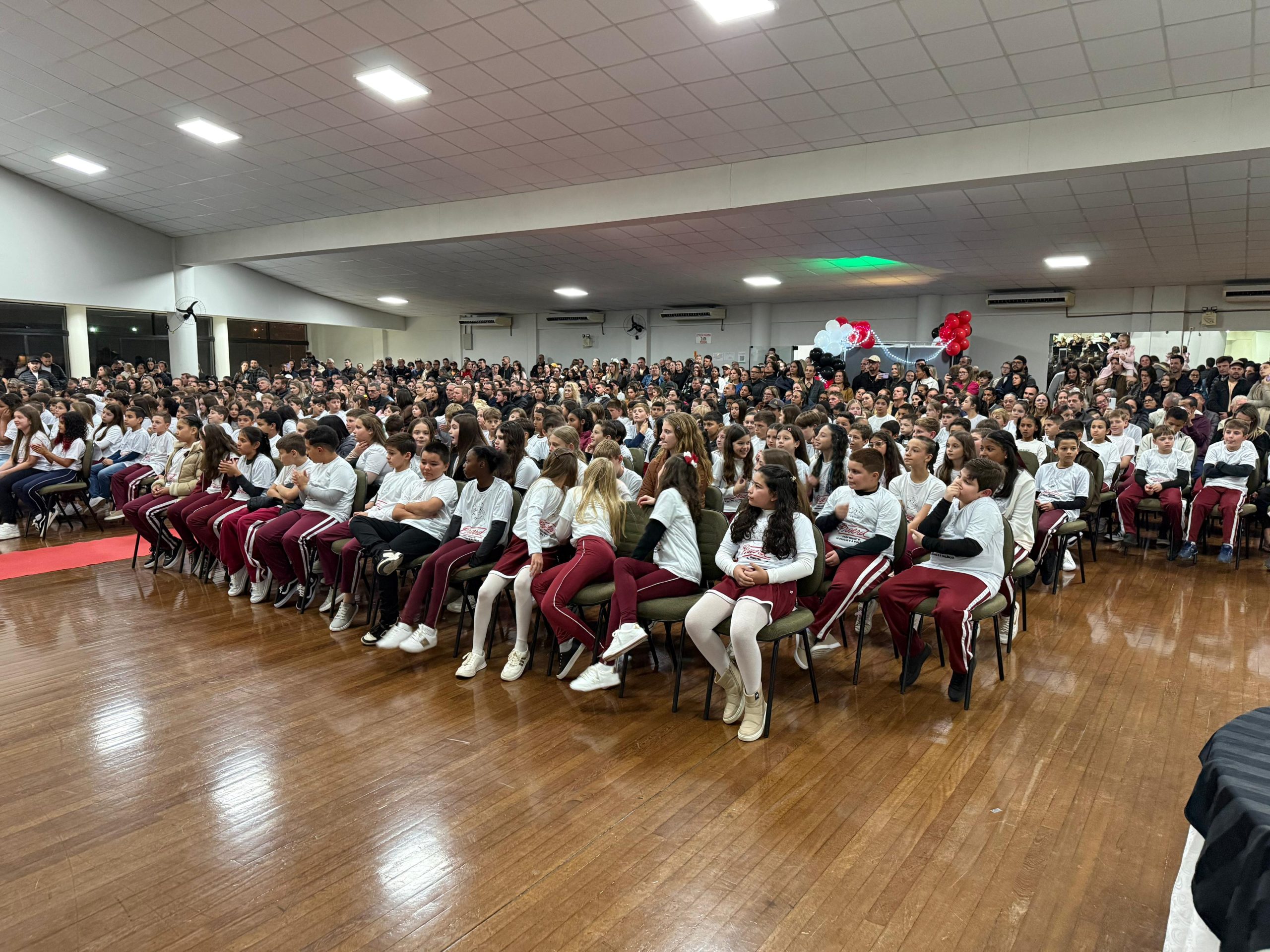 Cidadania e Emoção: 20ª Formatura do PROERD reúne mais de 200 Alunos e Celebra Gesto de Solidariedade em São Ludgero