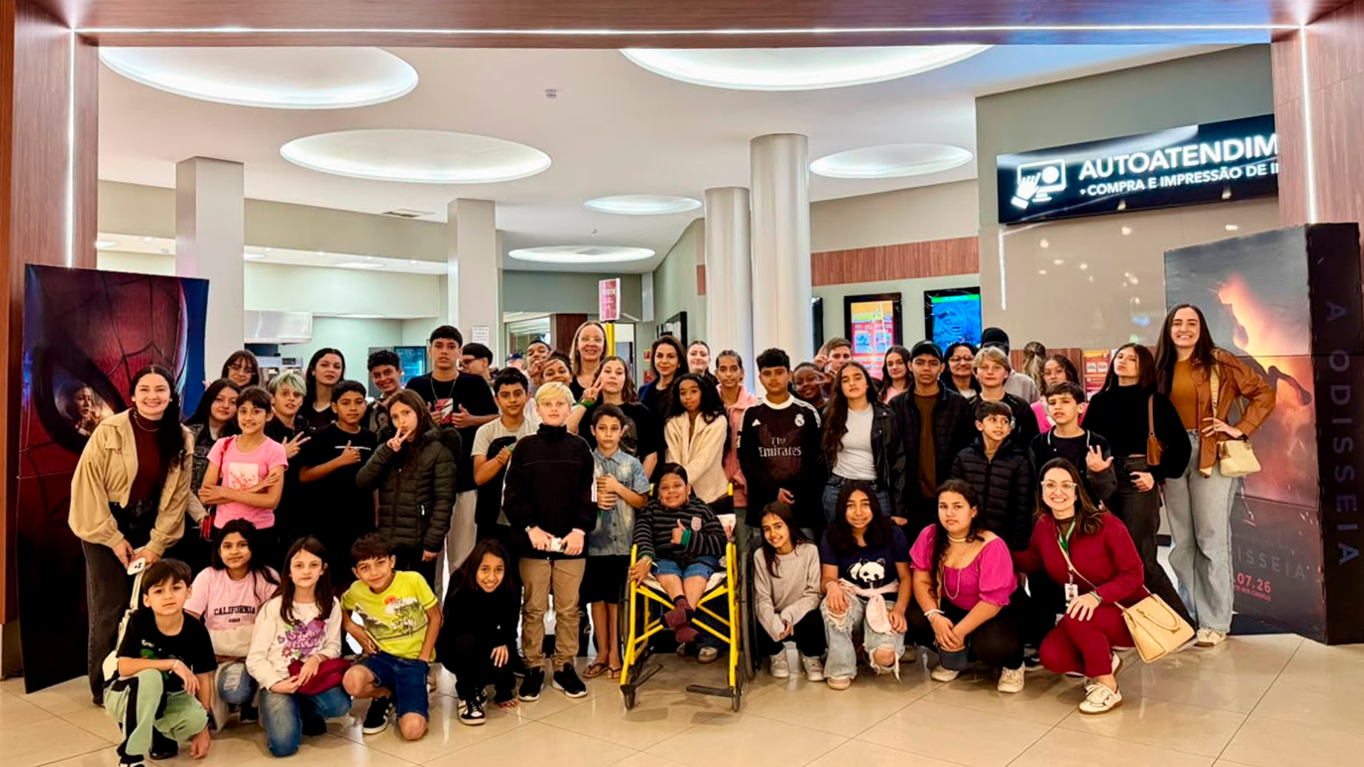Assistência Social de São Ludgero promove tarde de cinema e lazer para crianças e idosos do CRAS em Tubarão