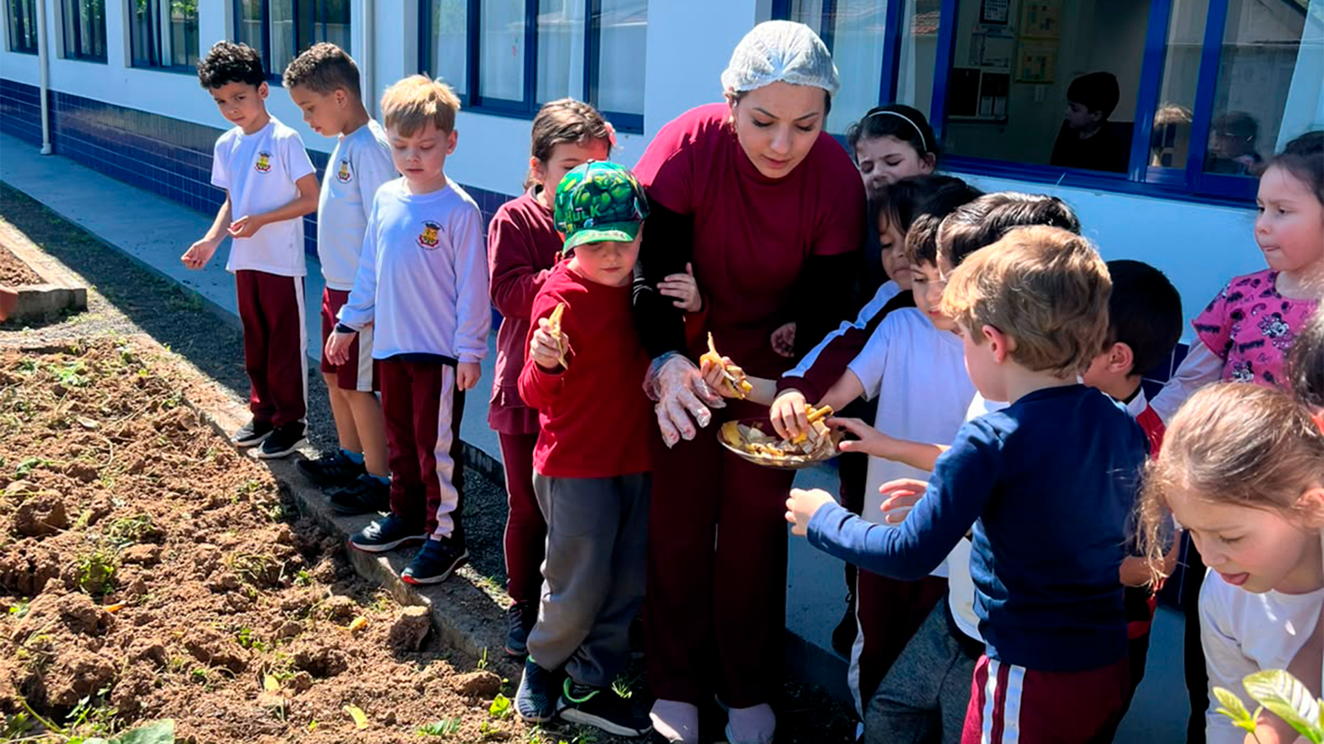 Alunos do CEI Irmã Stella vivenciam ciclo completo do alimento com o projeto “Da Semente à Mesa”