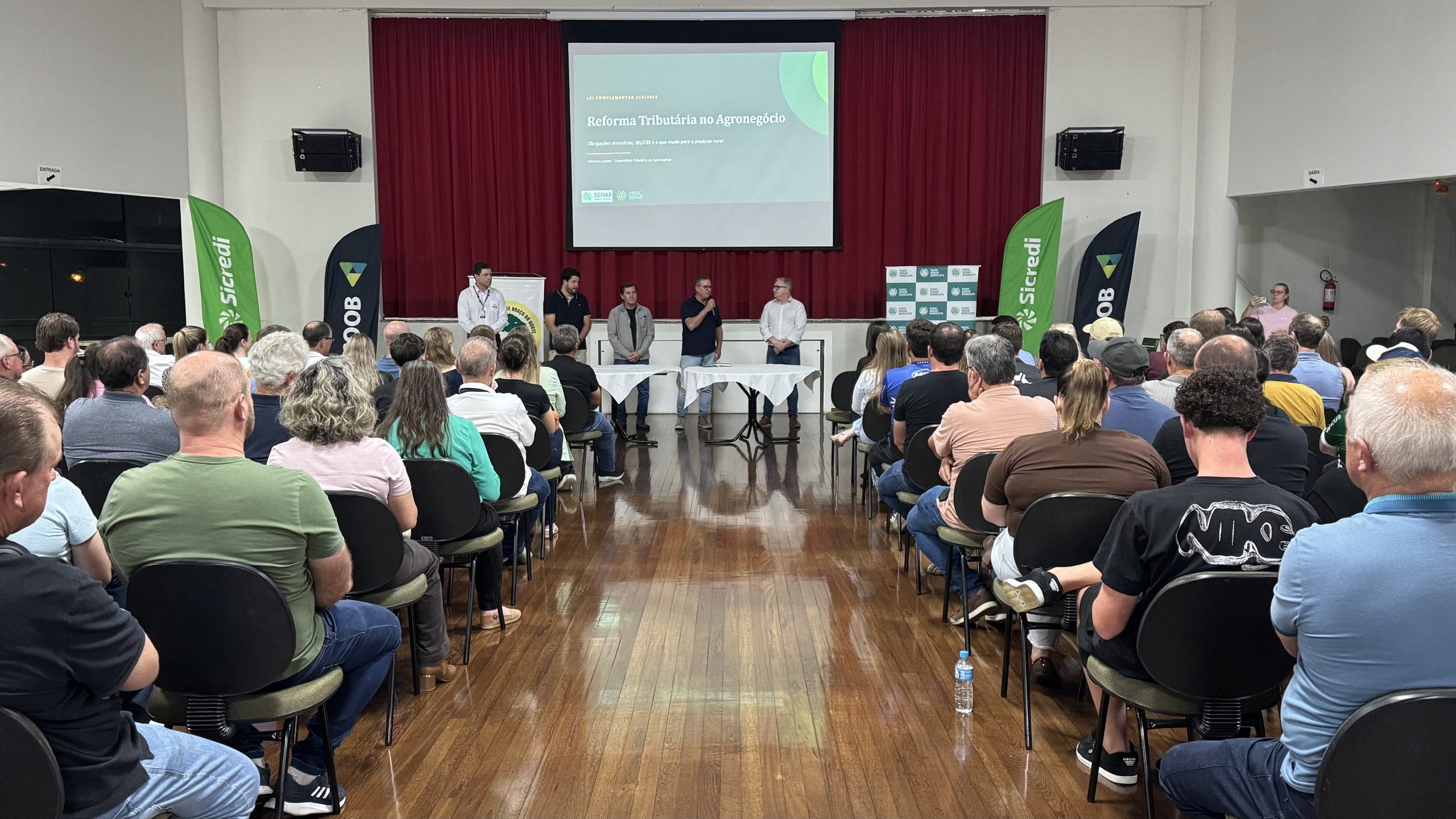 Produtores rurais de São Ludgero lotam Centro Cultural Multiuso para palestra sobre a Reforma Tributária no Agro