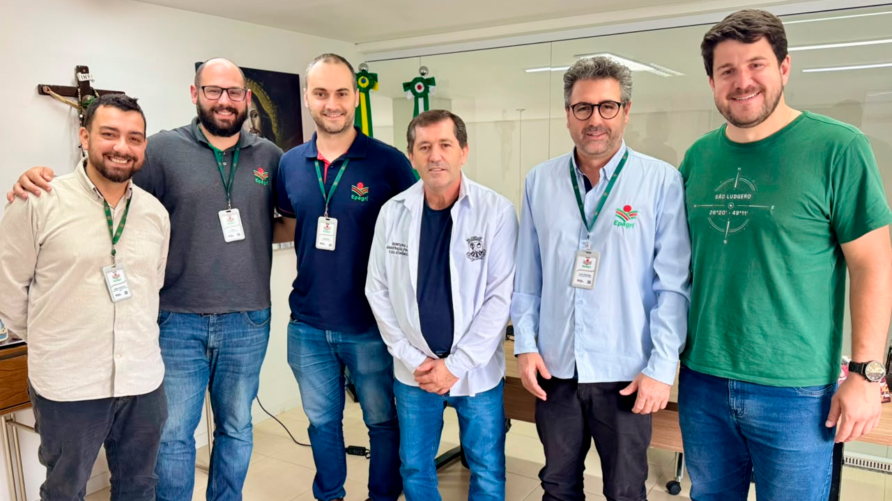 Prefeito Paulinho recebe equipe regional da Epagri para apresentar novo extensionista rural de São Ludgero