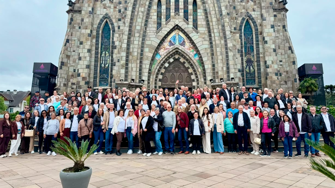 Prefeitura de São Ludgero promove viagem especial à Gramado para quase 500 idosos do município